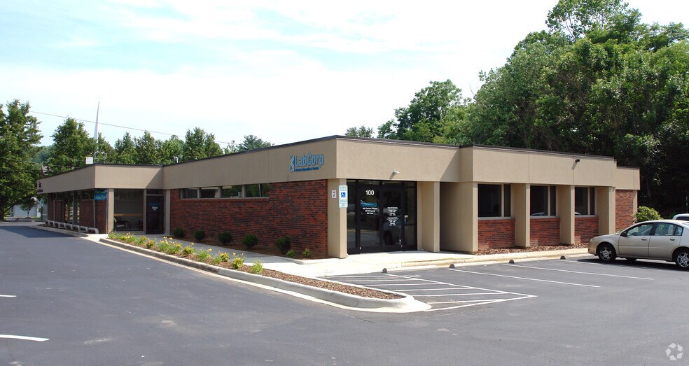 More Photos Of 7 McDowell St, Asheville Medical For Sale