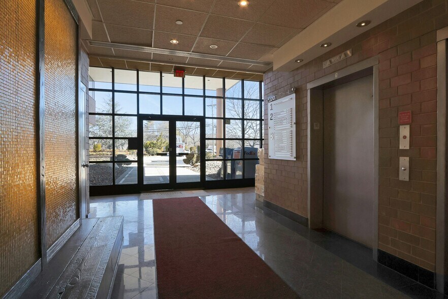 More Photos Of 100 Dutch Hill Rd, Orangeburg Medical For Lease