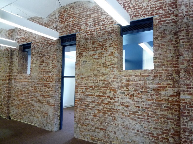 More Photos Of 1 Campbell Plz, Saint Louis Office For Lease