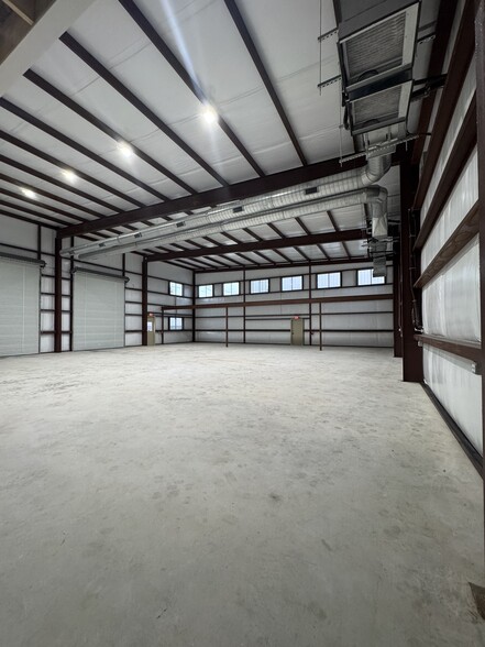 More Photos Of 10020 Darden Hill Rd, Austin Light Distribution For Sale