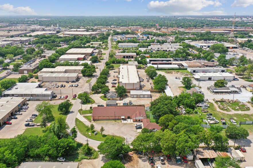 More Photos Of 2423 Hinton Dr, Irving Warehouse For Lease