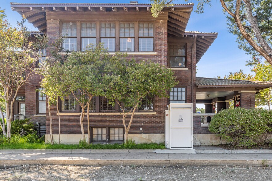 More Photos Of 1119 Pennsylvania Ave, Fort Worth Loft Creative Space For Sale