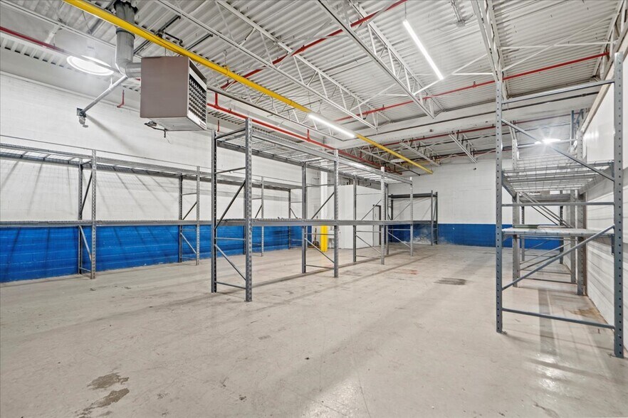 More Photos Of 30 Sherwood Ln, Fairfield Warehouse For Lease