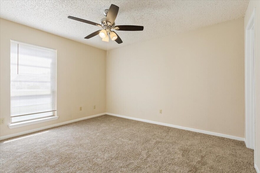 More Photos Of Gruver Circle, Hewitt Apartments For Sale