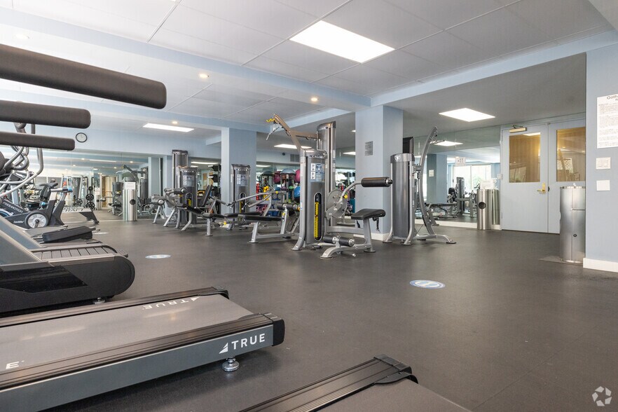 More Photos Of 170 E 87th St, New York Apartments For Lease