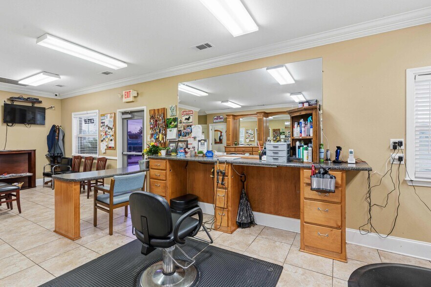More Photos Of 537 S Ferdon Blvd, Crestview Office For Lease