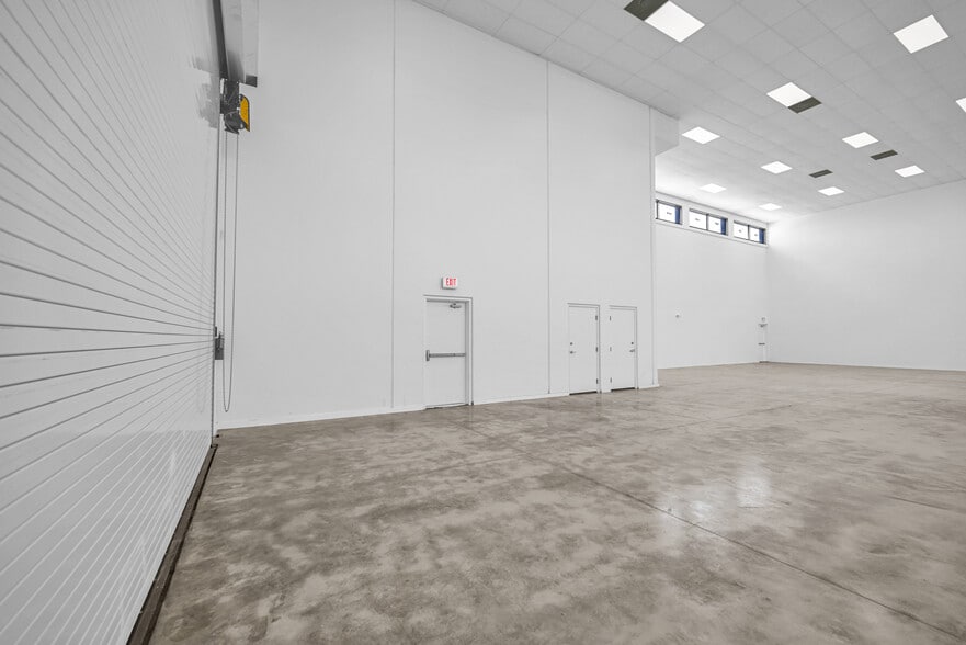 More Photos Of 210 NE 68th St, Miami Warehouse For Sale