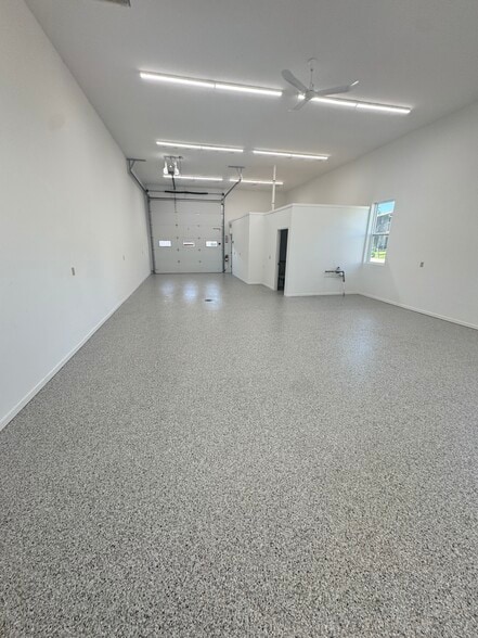 More Photos Of 6580 Lake Rd, Windsor Warehouse For Sale