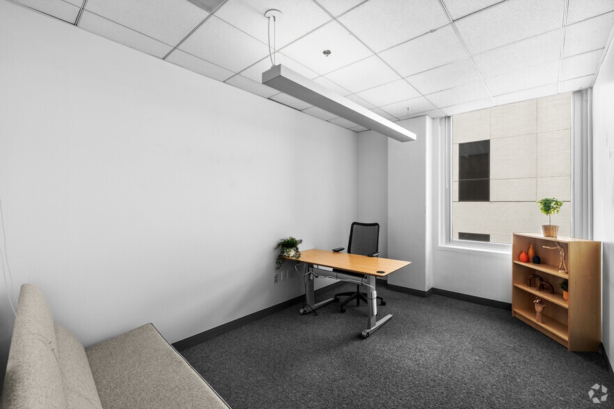 More Photos Of 300 N 3rd St, Burbank Office For Sale