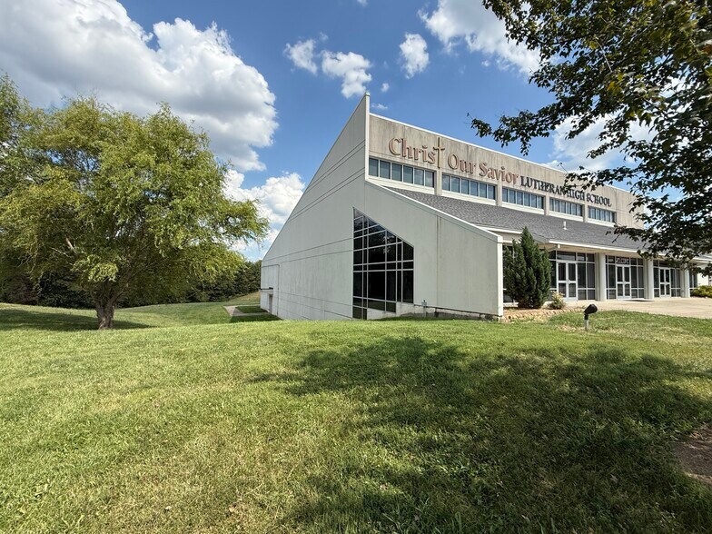 More Photos Of 810 Soldiers Way, Evansville Schools For Sale