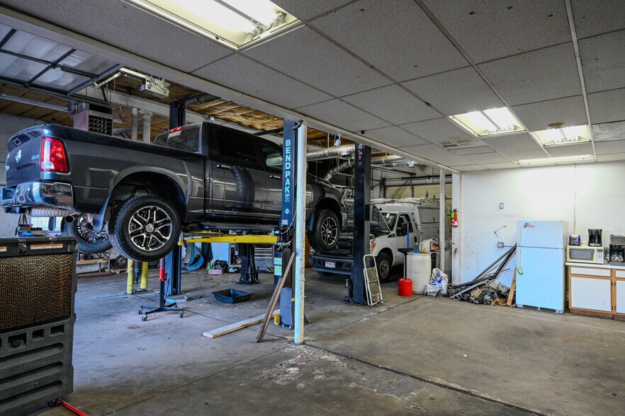 More Photos Of 7190 Newton St, Westminster Auto Dealership For Sale