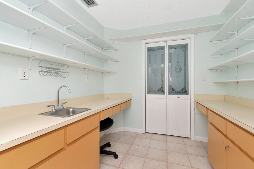 More Photos Of 28960 US Highway 19 N, Clearwater Medical For Sale