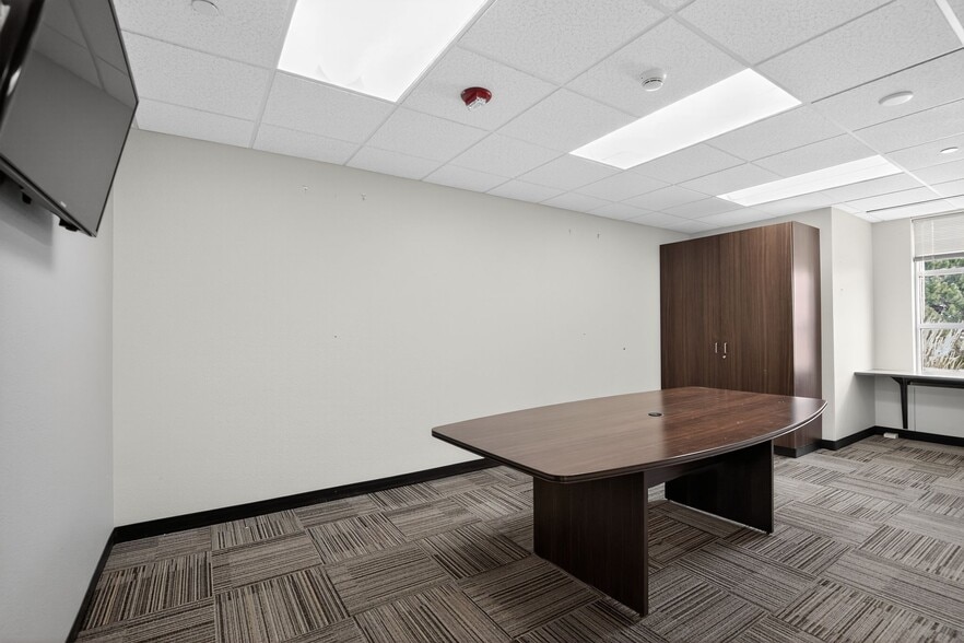 More Photos Of 175 Hawley St, Marquette Medical For Sale