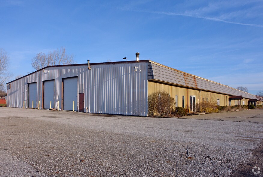 More Photos Of 3618-3642 Apache St, Uniontown Warehouse For Lease