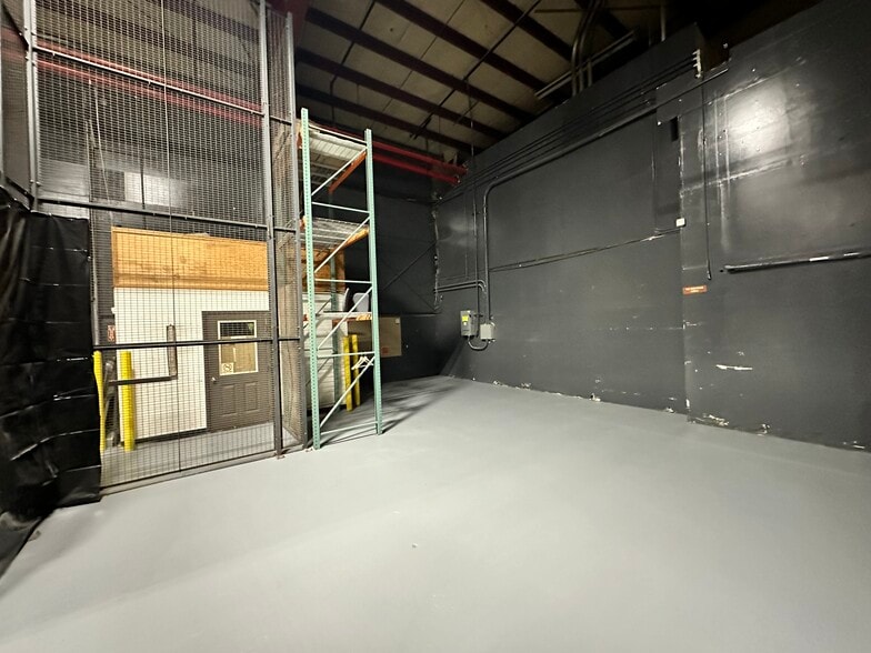 More Photos Of 4865 Arthur Kill Rd, Staten Island Warehouse For Sale