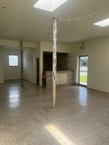 More Photos Of 1202 Falls St, Jonesboro Warehouse For Lease