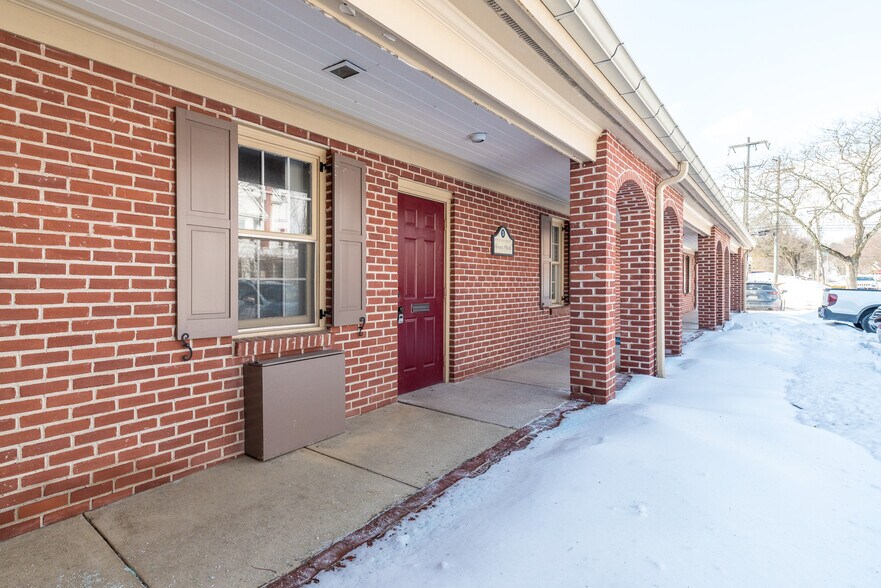 More Photos Of 301 S Main St, Doylestown Medical For Sale