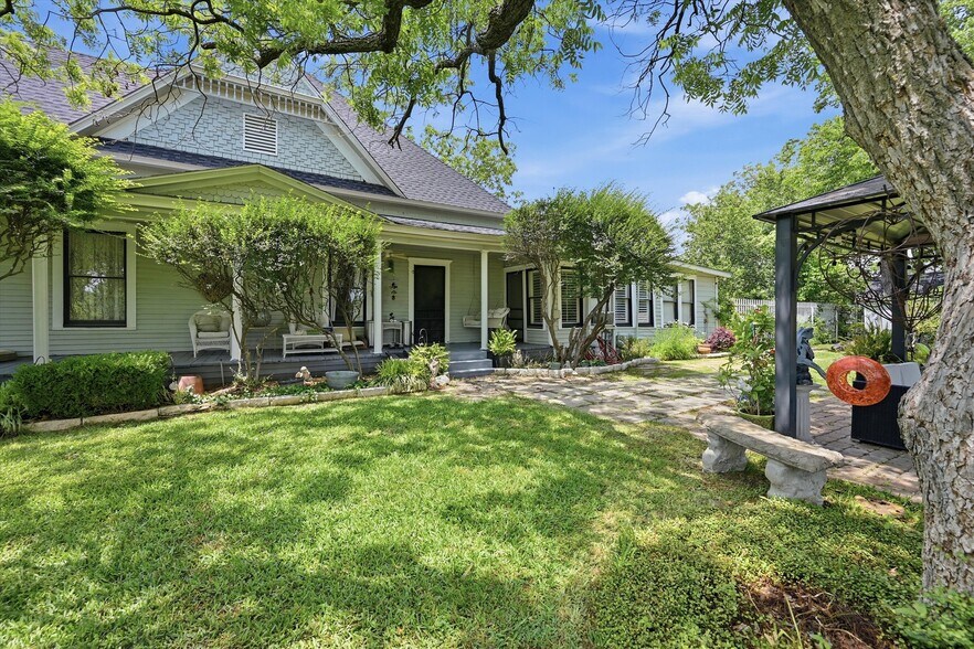 More Photos Of 202 E Main St, Celina Flex For Sale
