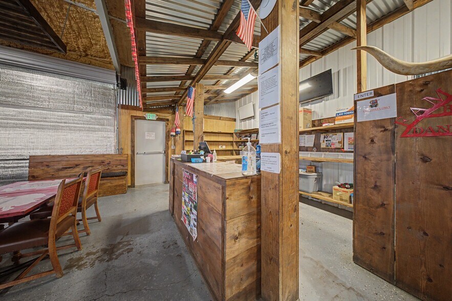 More Photos Of 1412 S Margaret Ave, Kirbyville Restaurant For Sale