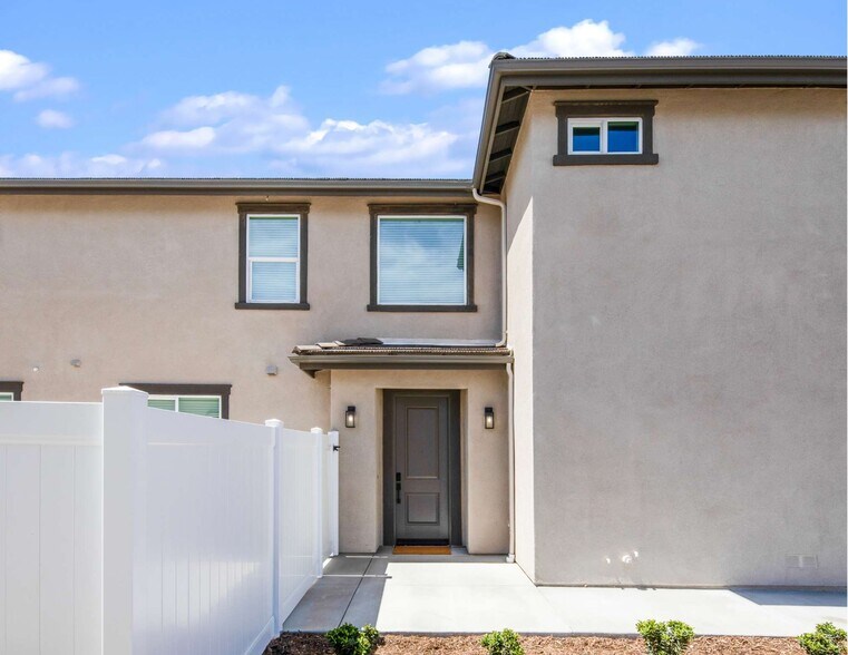 More Photos Of 5852 Norwood Ave, Riverside Multifamily For Sale