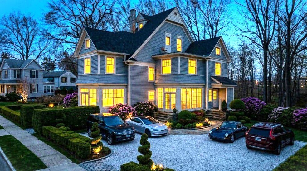 Primary Photo Of 54 Parkwood Blvd, Hudson Apartments For Sale