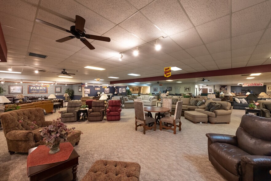 More Photos Of 2515 E Montgomery Pl, Wichita Falls Freestanding For Sale