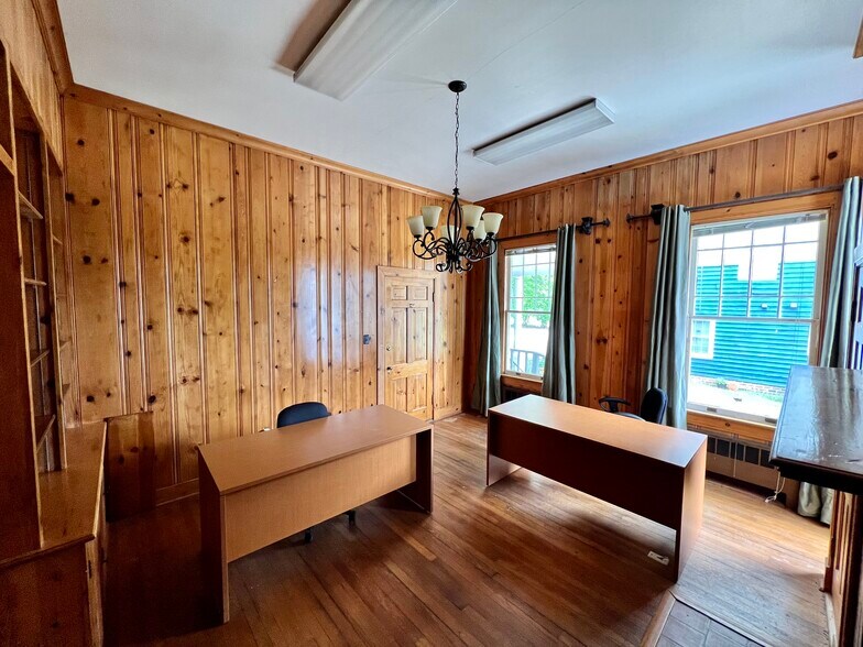 More Photos Of 509 Nash St W, Wilson Loft Creative Space For Sale