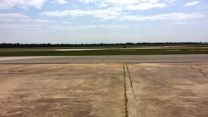 Primary Photo Of 5052 Central Pky, Conroe Airplane Hangar For Sale