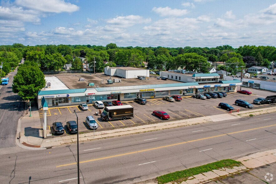 More Photos Of 1546 White Bear Ave N, Saint Paul General Retail For Sale