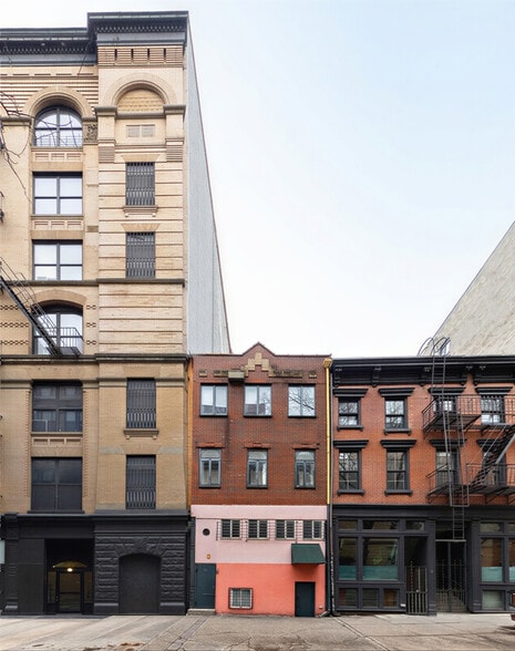 More Photos Of 25 Bleecker St, New York Apartments For Sale