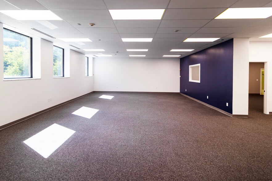 More Photos Of 1740 Golden Mile Hwy, Monroeville Research And Development For Lease