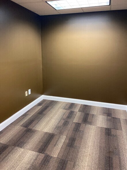 More Photos Of 2860 Jolly Rd, Okemos Office For Lease