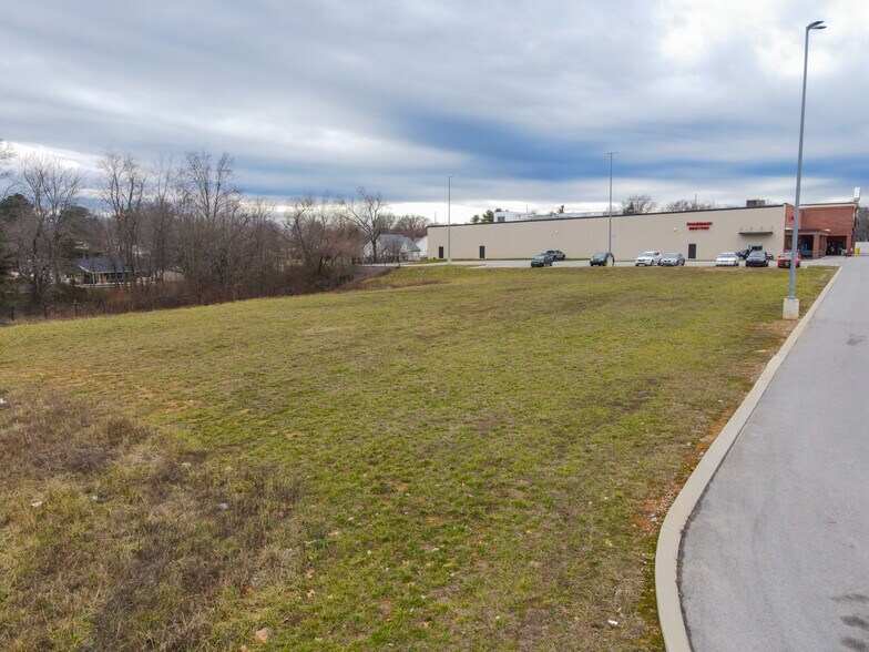 More Photos Of E 10TH st, Cookeville Land For Sale