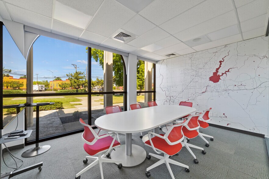 More Photos Of 5299 Auburn Blvd, Sacramento Office For Lease