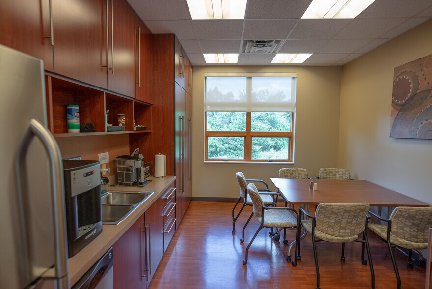 More Photos Of 150 Scharberry Ln, Mars Office For Lease