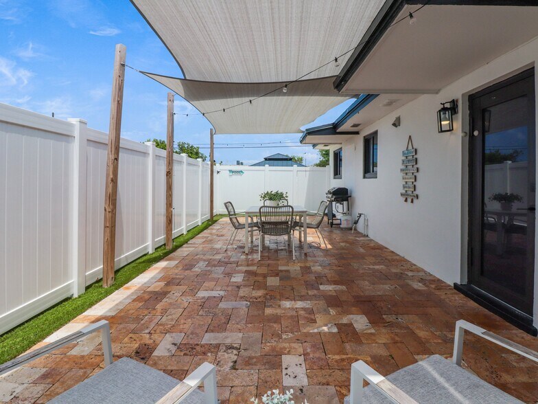 More Photos Of 1705-1709 NE 3rd Ave, Delray Beach Apartments For Sale