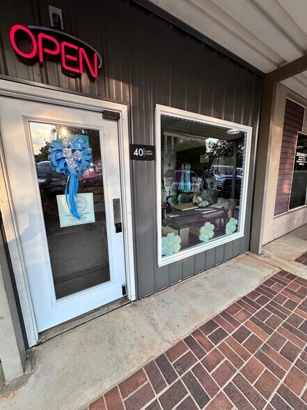More Photos Of 40 Court Sq, Ashland Restaurant For Sale
