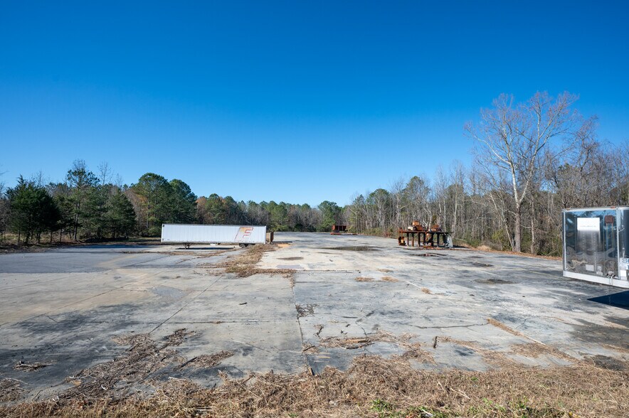 More Photos Of 1849 US-41, Calhoun Warehouse For Sale