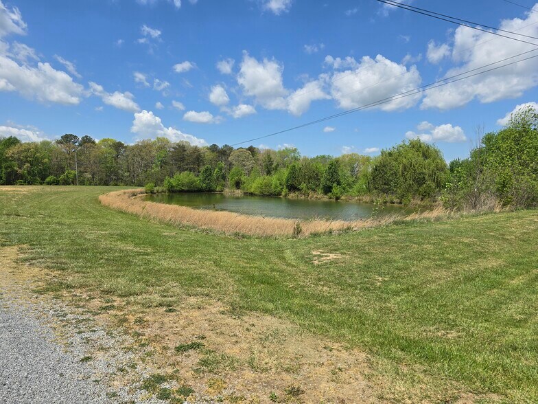 More Photos Of 13 Evergreen Cir, Dunlap Trailer Camper Park For Sale