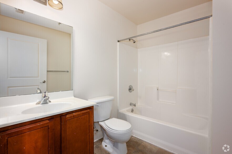 More Photos Of 614 Lynn St, Danville Apartments For Lease