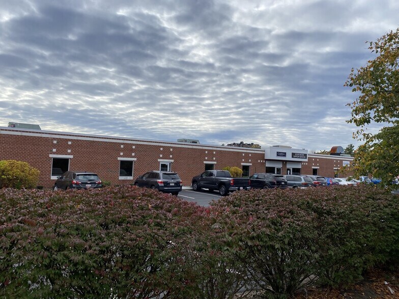 More Photos Of 293-317 Libbey Industrial Pky, Weymouth Light Distribution For Lease