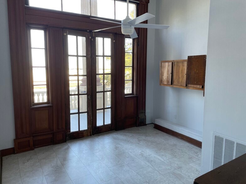 More Photos Of 635 E Bay St, Charleston Office Residential For Lease