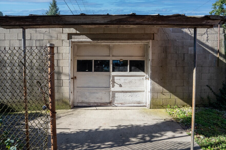 More Photos Of 250-252 Xenia Ave, Yellow Springs Storefront Retail Residential For Sale