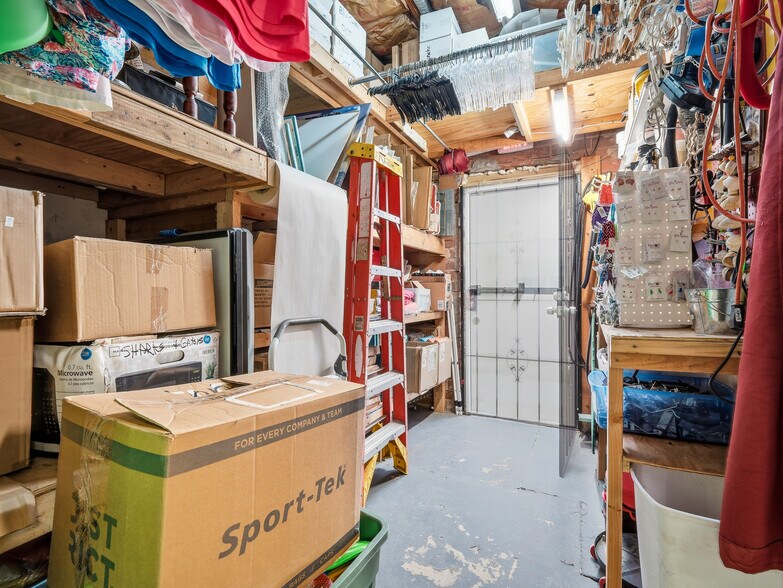 More Photos Of 415 Flagler Ave, New Smyrna Beach Storefront For Sale