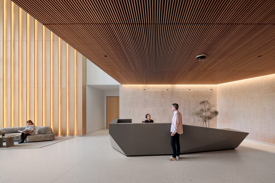 More Photos Of 200 Twin Dolphin Dr, Redwood City Office For Lease