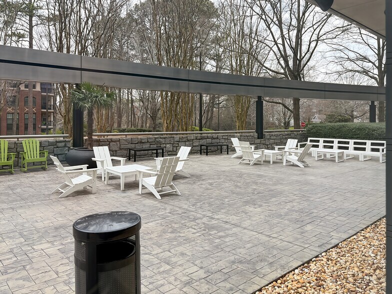 More Photos Of 303 Perimeter Ctr N, Atlanta Coworking Space