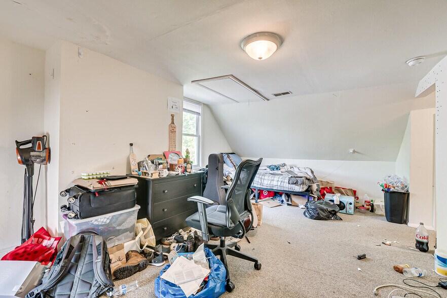 More Photos Of 173 Hamilton St, New Brunswick Specialty For Sale