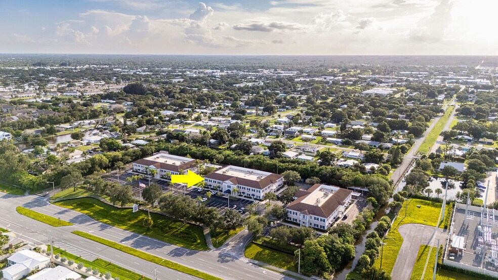 More Photos Of 1555 Indian River Blvd, Vero Beach Medical For Lease