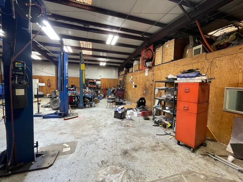 More Photos Of 2211 Louetta Rd, Spring Industrial For Sale