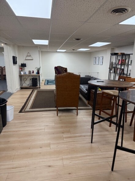 More Photos Of 904 Princess Anne St, Fredericksburg Office For Sale